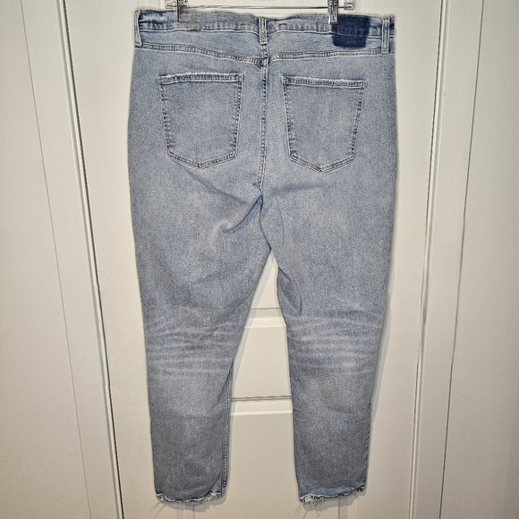 GAP Denim Light Wash Distressed Cotton Spandex Blue Jeans Size 20/35 Tall - Picture 2 of 10